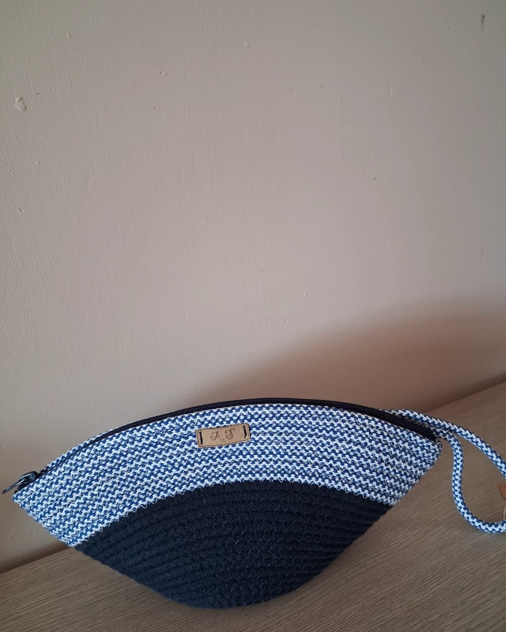 Kosmetyczka ze sznurka bawełnianego